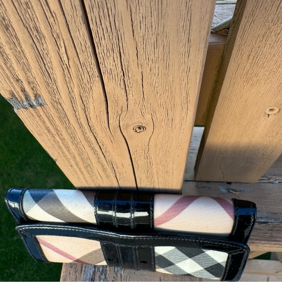 Burberry Black Novacheck Canvas and Patent Leather Penrose Continental Wallet - Picture 4 of 15